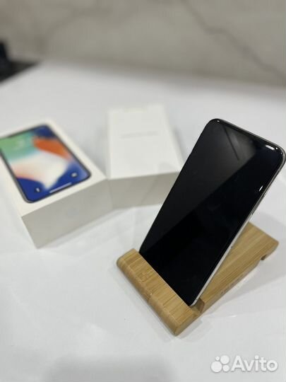 iPhone X, 256 ГБ