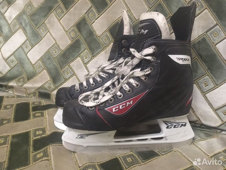 Коньки хоккейные CCM 42 размер
