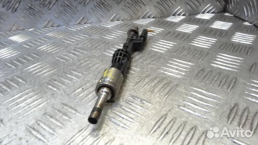 Форсунка бензиновая BMW 5 F10/F11 (3BA12B702)