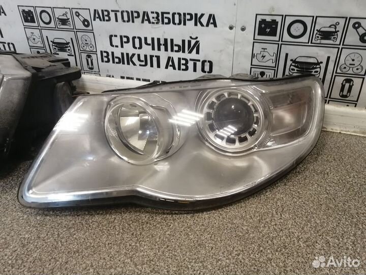 Фара для VW Touareg 2002-2010