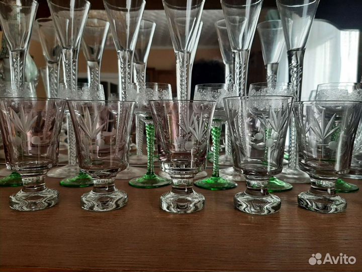 Лафитники и фужеры из марганцевого стекла