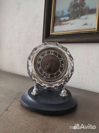 Часы настольные в хрустале Маяк. СССР. На ходу