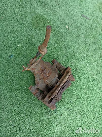 Тормозной суппорт задний левый Ford Focus 1