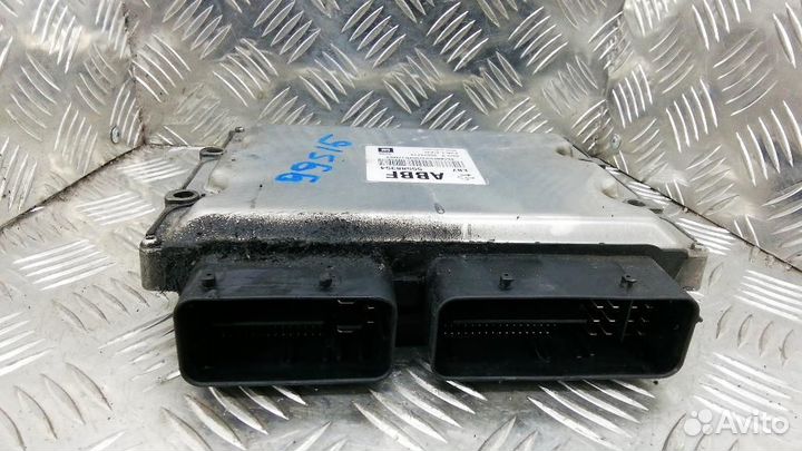 Блок управления двигателем Opel Astra J