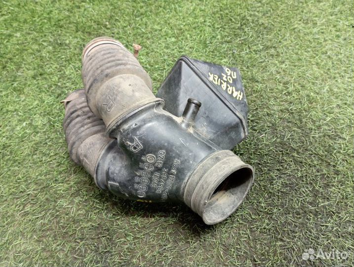 Патрубок воздушного фильтра Toyota Harrier XU10