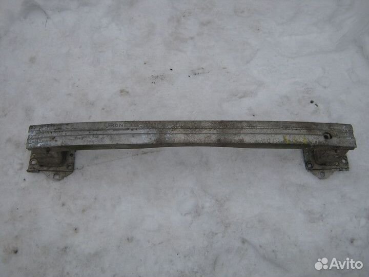 Усилитель переднего бампера Peugeot 308 1