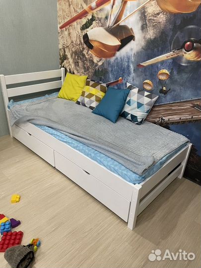 Подростковая кровать из массива