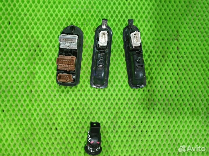 Блок управления стеклоподъемниками Megane 2