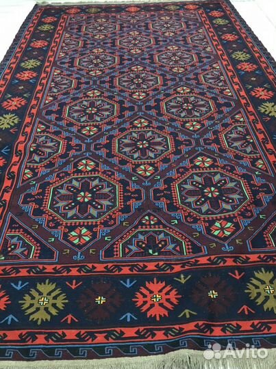 Старинный ковер