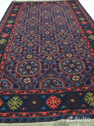 Старинный ковер