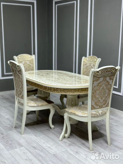 Комплект стол и стулья. В наличии