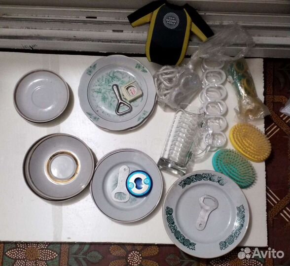 Тарелки для кухни и др.нужные вещи