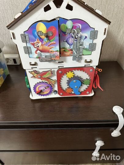 Бизиборд домик