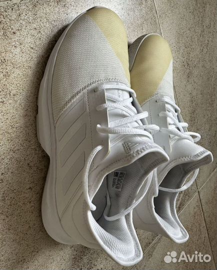 Кроссовки adidas gamecourt