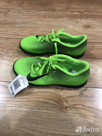 Бутсы сороконожки nike 35 размер новые