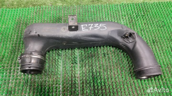 Патрубок воздушного фильтра Land Rover Freelander