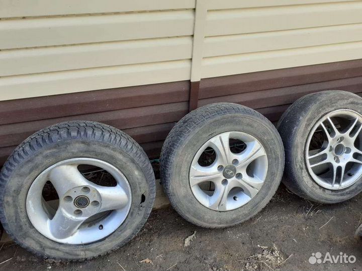Accelera 651 2.25/4.5 R4