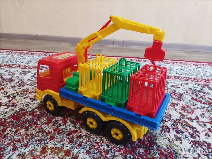 Игрушка грузовик