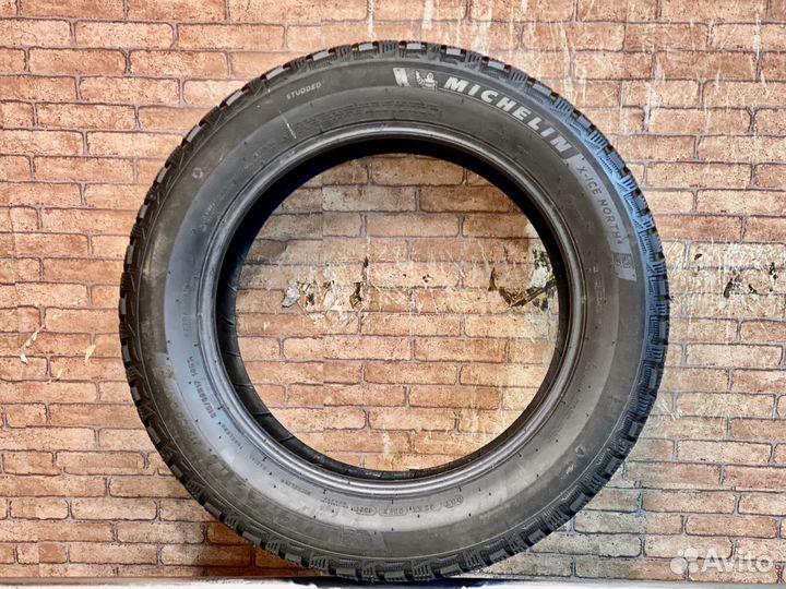 Michelin X-Ice North 4 215/60 R17
