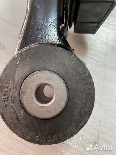 Опора двигателя 2arfe верх