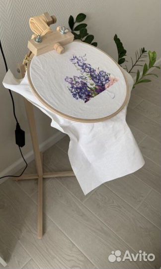 Рабочее место вышивальщицы, держатель для пялец