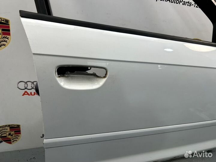Дверь передняя правая Audi A3 8P 1.4 caxc 2010