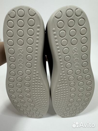 Кроссовки Ecco 42 р новые оригинал