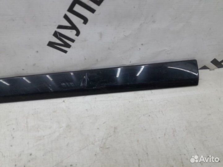 Молдинг двери передний левый Toyota Camry 70