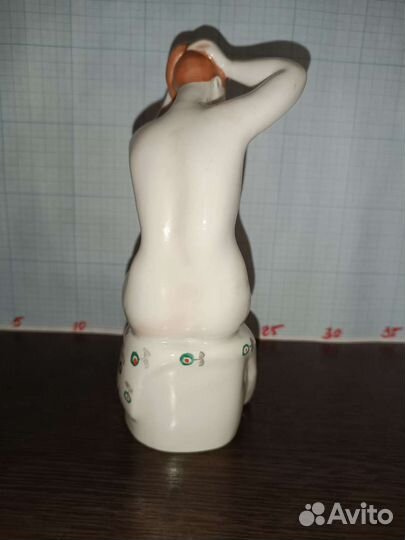 Девушка-Купальщица. Киев