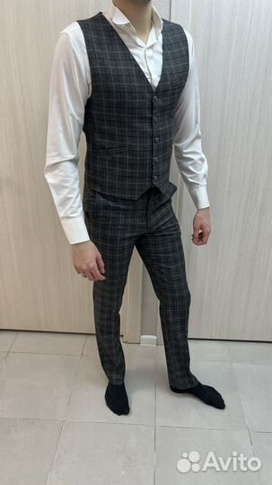 Мужской костюм тройка 48