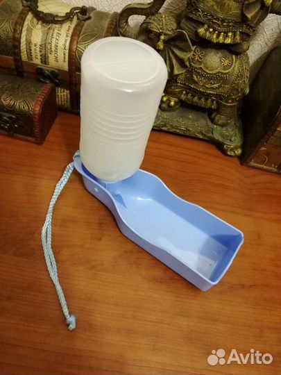 Портативная поилка для собак