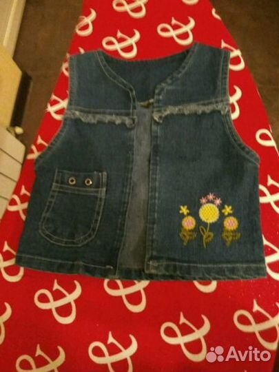 Жилетка джинсовая,с 3-5 лет