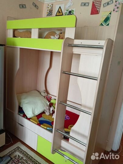 Двухъярусная кровать бу с матрасами