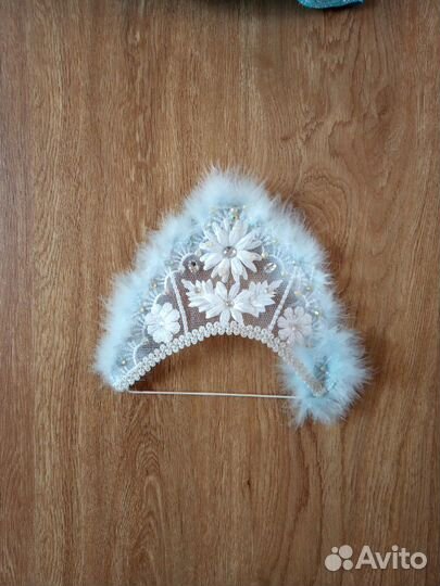 Продаю костюм Снегурочки