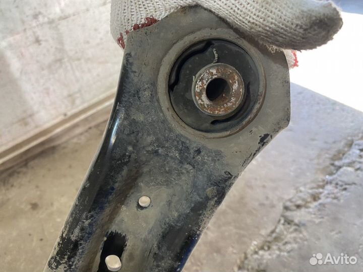 Рычаг передний тигуан 2(левый)