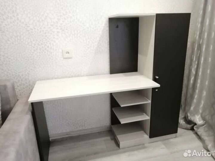 Письменный стол