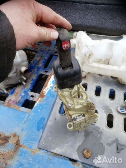 Кран стояночного тормоза скания 1774973