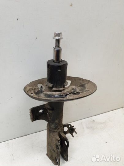 Амортизатор передний правый Toyota Camry V70 2018