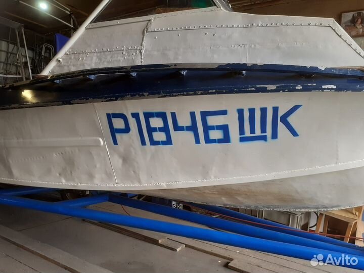 Водометный катер