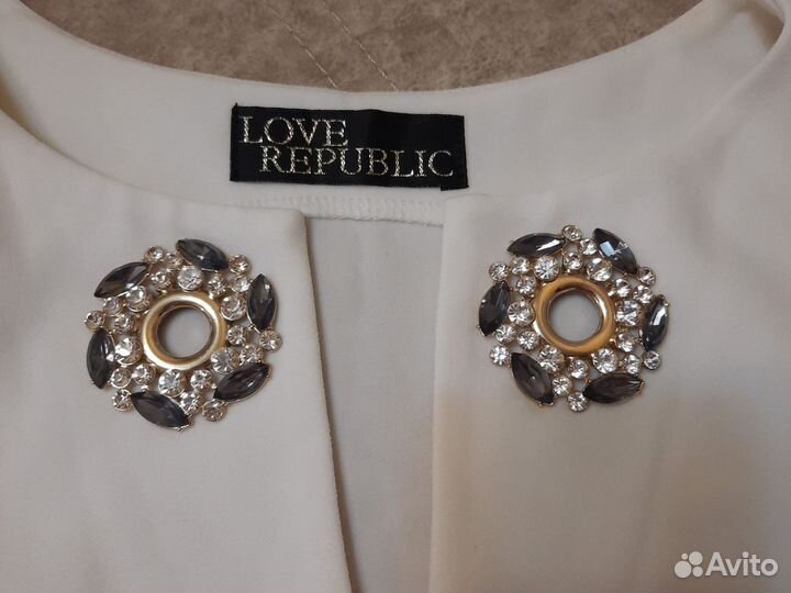 Блузка белая