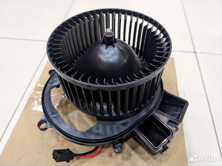 Мотор отопителя mercedes-benz ML W166/GL X166