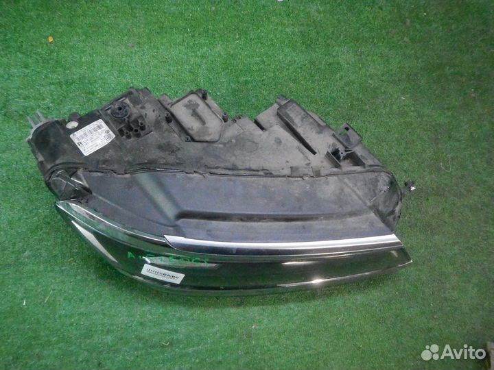 Фара правая Volkswagen Tiguan