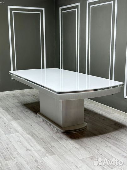 Кухонный стол,стулья / оплата при получении