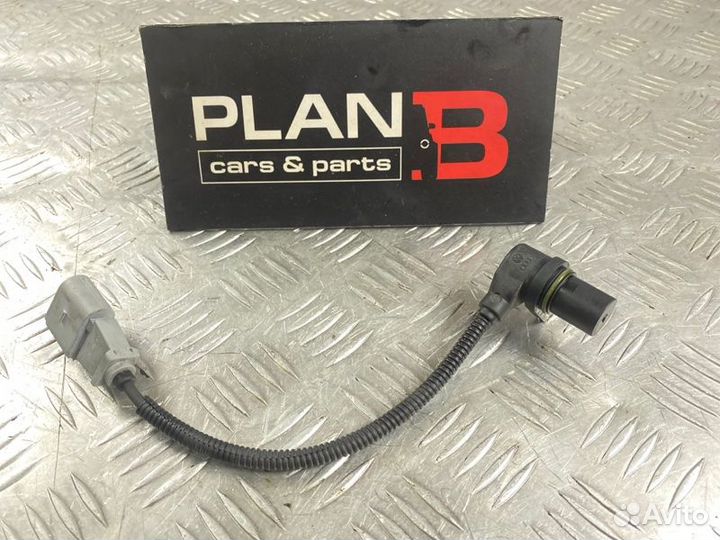 Датчик положения коленвала Volkswagen Golf MK5 BVY