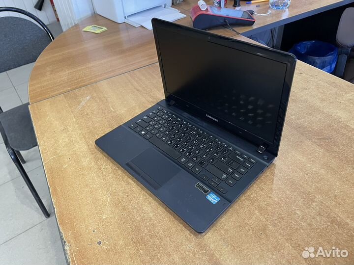 Samsung 450R4E Core i5-3230M/8G/SSD/GT710M 2G