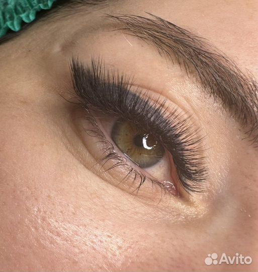 Модель на наращивание ресниц