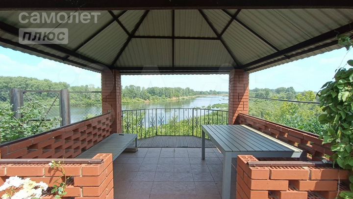 Коттедж 198,6 м² на участке 11,9 сот.