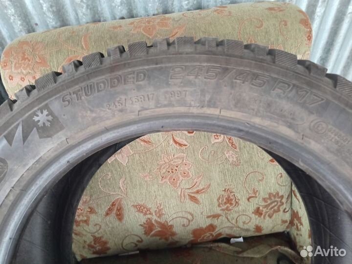 Michelin XZE2 245/5 R17