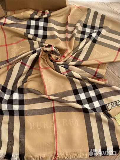 Женский шарф Burberry