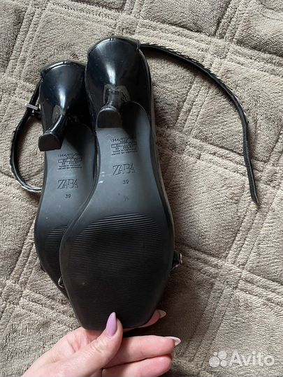 Босоножки Zara